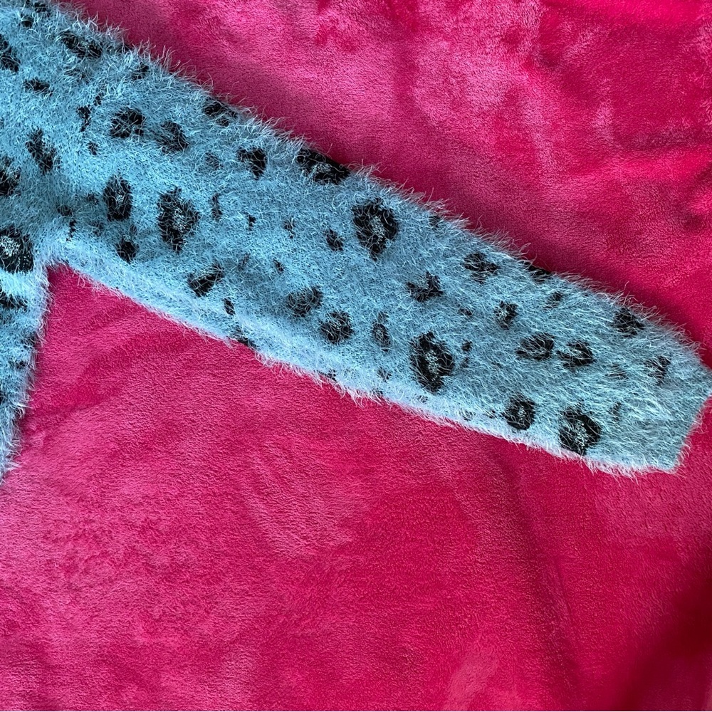 CANDIES Women’s Blue Cheetah Print Sweater Size M - Picture 4 of 4